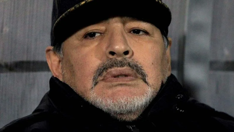 Diego Maradona acusó a Juan Román Riquelme de haberse vendido y explota la interna en Boca