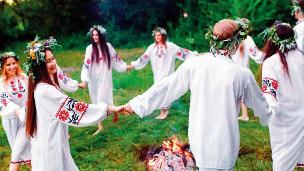 Midsommar: una de cultos y rituales a la luz del día