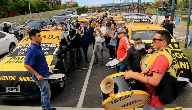 Mendoza: a un año de legalizar Uber, crecen los problemas con la plataforma y los choferes apuntan contra el gobierno provincial