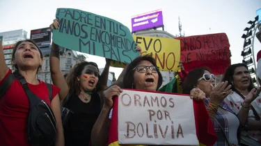 Marcha al centro porteño para repudiar el golpe en Bolivia