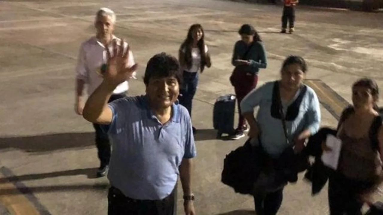 Evo Morales partió a México tras el golpe de Estado en Bolivia 