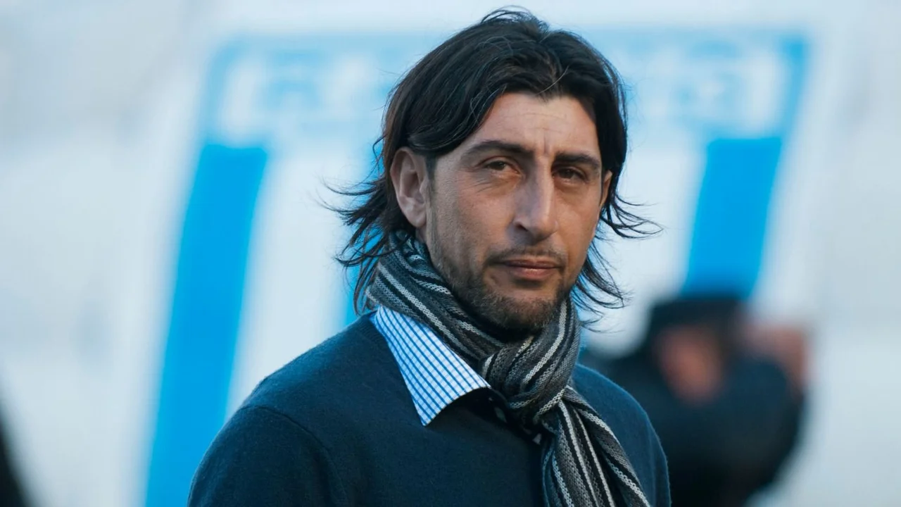 Un DT argentino que trabaja en Bolivia defendió al golpe de Estado: "Tengo que viajar 15 kilómetros en bicicleta para ir a trabajar" 