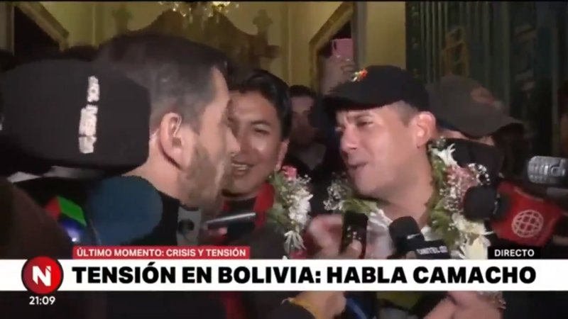 Bolivia: Periodista argentino acorraló al golpista Luis Fernando Camacho 