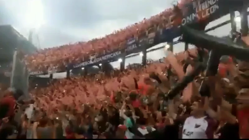 La nueva versión del "Soy sabalero" de los hinchas de Colón que es furor en las redes sociales