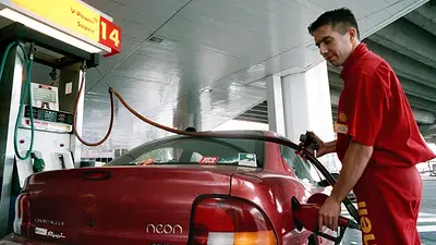 Anuncian que la nafta va a llegar a 60 pesos antes de fin de año Anuncian que la nafta va a llegar a 60 pesos antes de fin de año