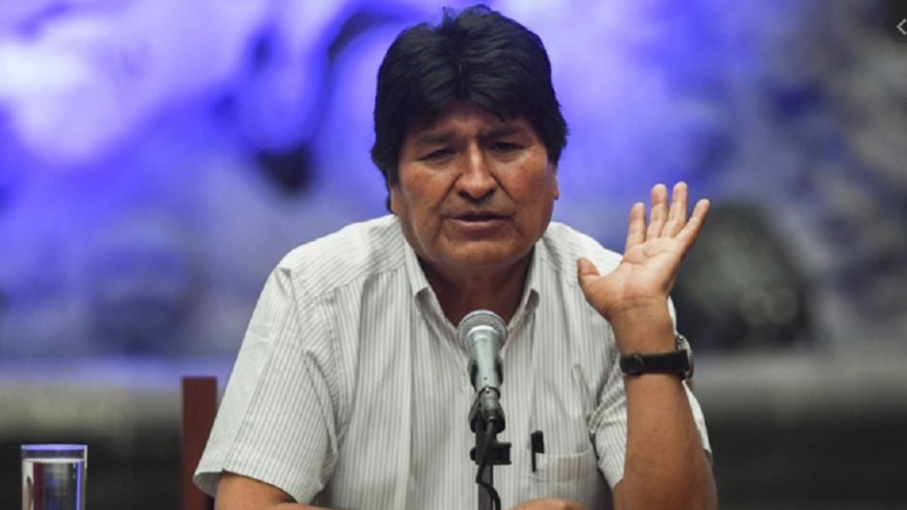 Evo Morales criticó la carga de datos y sostuvo que "están escondiendo el gran triunfo del pueblo"