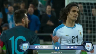 El cruce de Messi con Cavani: "Te espero afuera"