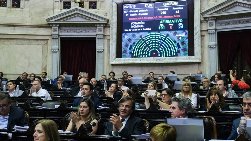 En su última sesión ordinaria del año, Diputados aprobó la Ley de Góndolas