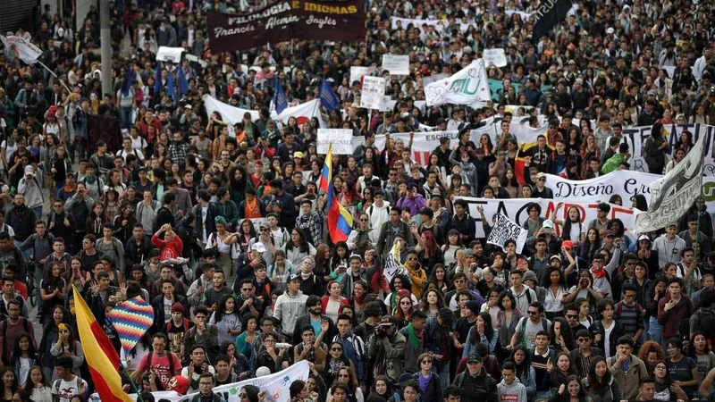 Colombia: Fuerte operativo represivo contra los manifestantes