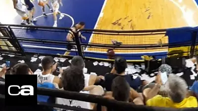 Elecciones en Boca: la barra del club amenazó a los socios para que no canten contra Angelici y Macri Elecciones en Boca: la barra del club amenazó a los socios para que no canten contra Angelici y Macri