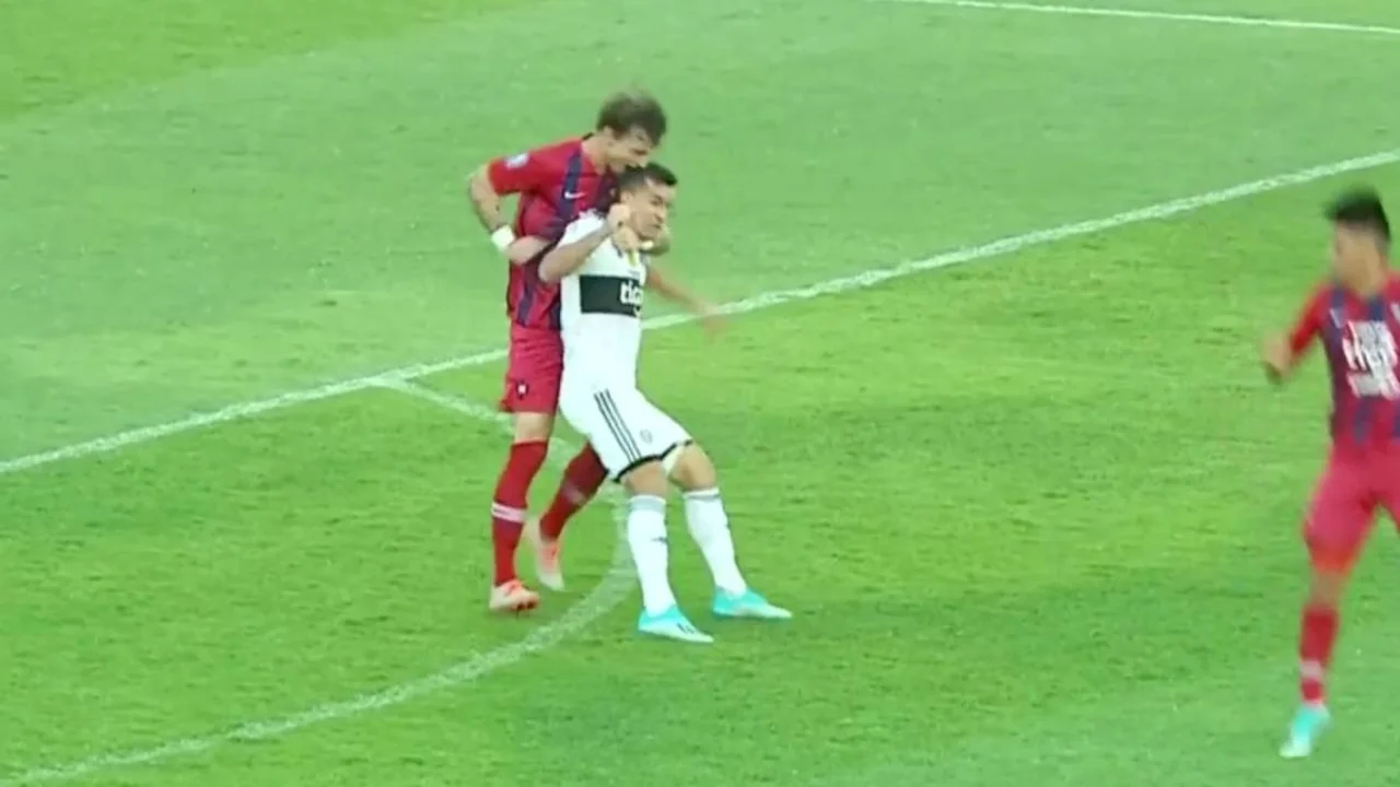 ¡Le mordió la cabeza! el insólito ataque de Amorebieta a un rival en el clásico de Paraguay