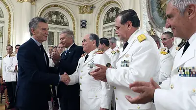 Mauricio Macri se despide de las Fuerzas Armadas antes de dejar el poder Mauricio Macri se despide de las Fuerzas Armadas antes de dejar el poder