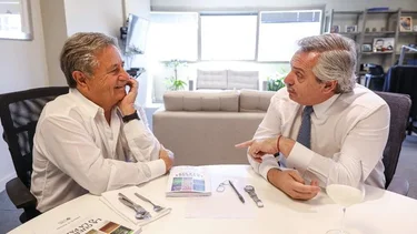Alberto se reunió con Duhalde y lo definió como un "bombero"