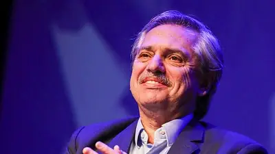 Alberto Fernández en modo Twitter: le dio ánimo a estudiantes y reveló que es fanático de Los Simpson Alberto Fernández en modo Twitter: le dio ánimo a estudiantes y reveló que es fanático de Los Simpson