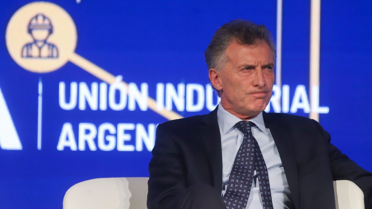 UIA: Casi en soledad, Macri se despidió de los empresarios industriales destruidos por la crisis 