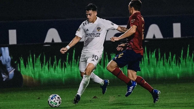 Mientras se especula con su vuelta a Boca, Pavón convirtió un golazo increíble en la MLS