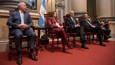 Lorenzetti rompió el silencio sobre la renuncia de Highton: "Esto es un problema interno de la Corte" Lorenzetti rompió el silencio sobre la renuncia de Highton: "Esto es un problema interno de la Corte"