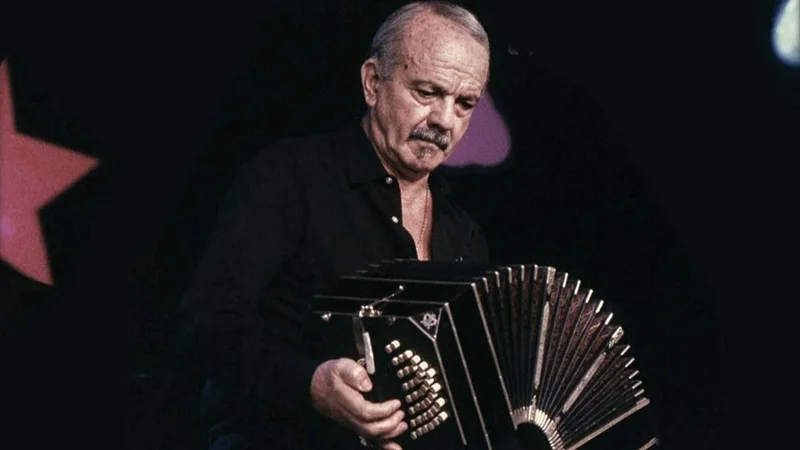 Faltando semanas para su próxima edición, el Festival de Mar del Plata llamará Astor Piazzolla a sus premios