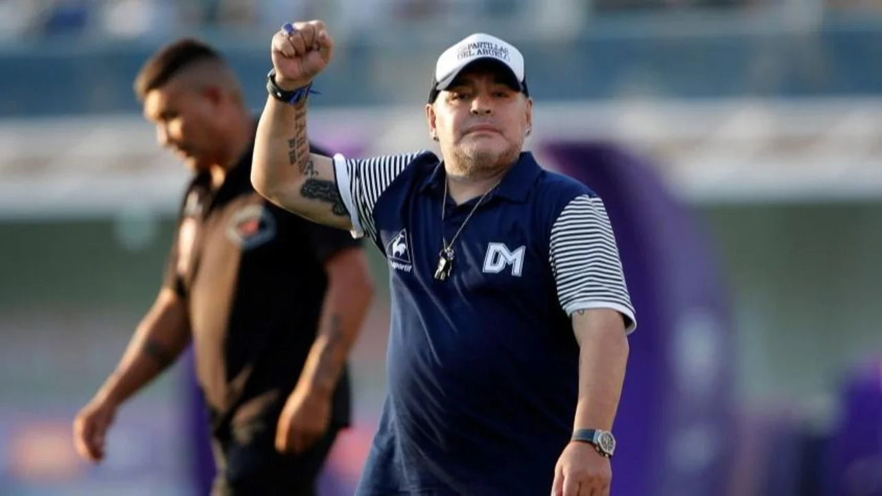 Diego Maradona recibió la visita de su hijo menor, tras la salida de la Clínica de Olivos