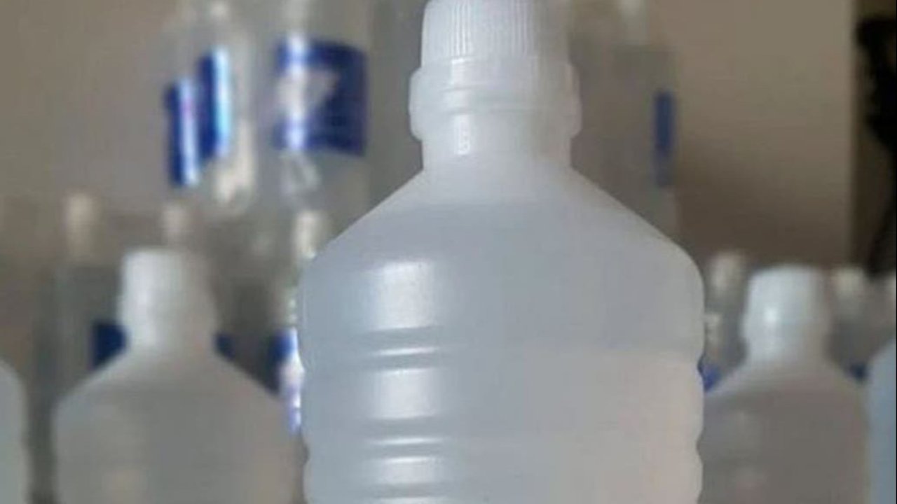 La ANMAT prohibió dos marcas de alcohol etílico 
