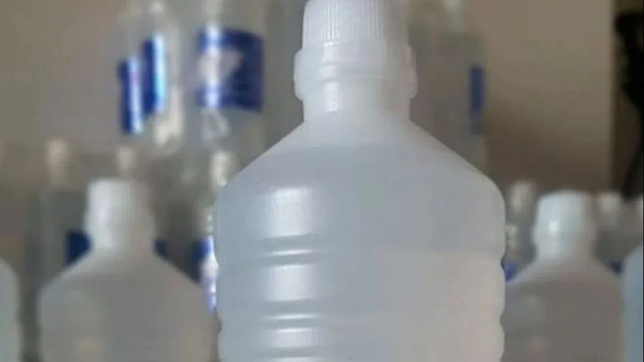 La ANMAT prohibió dos marcas de alcohol etílico 