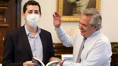 El regalo de Alberto Fernández para Wado de Pedro en su cumpleaños El regalo de Alberto Fernández para Wado de Pedro en su cumpleaños