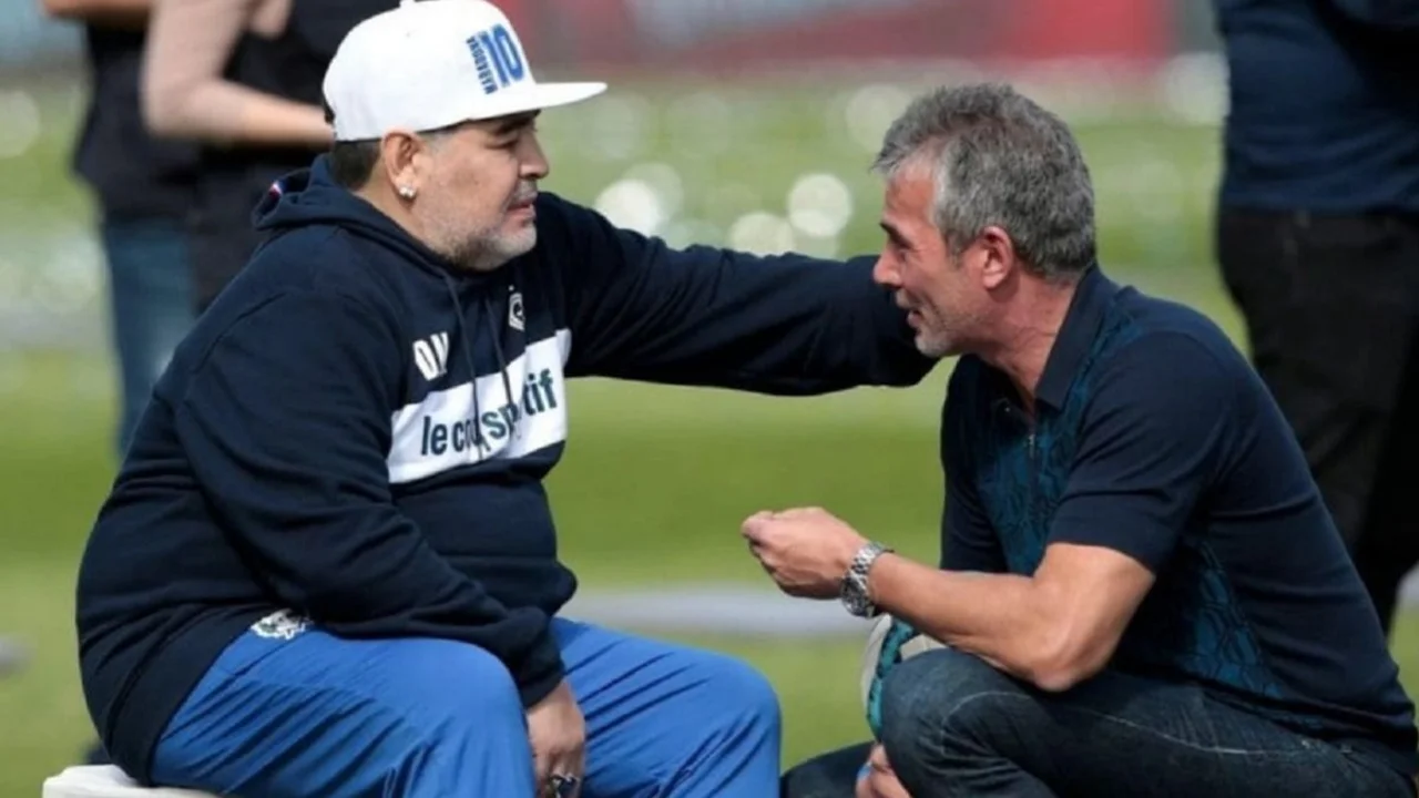 Mientras Maradona se recupera, Gimnasia no aceptó la renuncia de su presidente Pellegrino