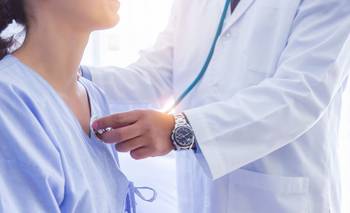 Cuando el diagnóstico médico nunca llega solo por ser mujer: qué es el sesgo de género | Salud