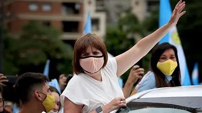 Editorial: Jonatan Viale cruzó a Bullrich tras su viaje relámpago a Córdoba Editorial: Jonatan Viale cruzó a Bullrich tras su viaje relámpago a Córdoba