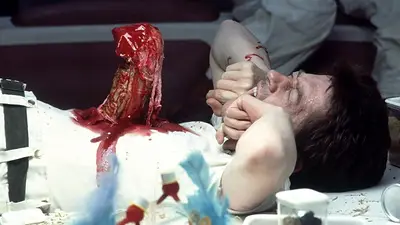 Alien: los secretos detrás de la mítica escena del "chestburster" Alien: los secretos detrás de la mítica escena del "chestburster"
