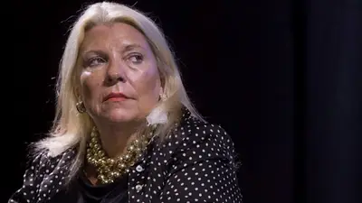 Elisa Carrió le soltó la mano a Macri y explota la interna en la oposición: "No lo volvería a apoyar" Elisa Carrió le soltó la mano a Macri y explota la interna en la oposición: "No lo volvería a apoyar"