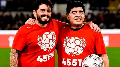 El enorme tatuaje que se hizo Diego Junior en honor a Maradona El enorme tatuaje que se hizo Diego Junior en honor a Maradona