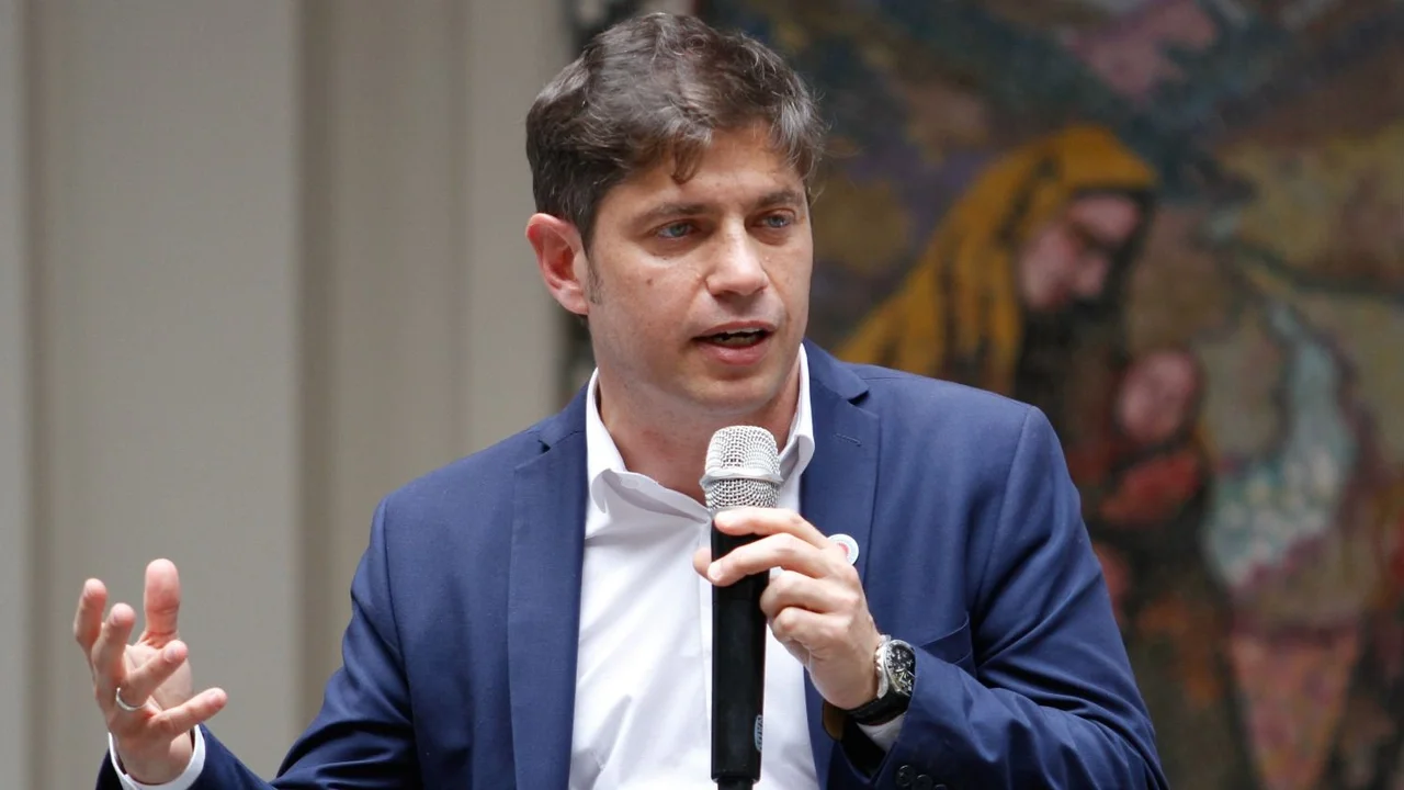 Axel Kicillof aislado por contacto estrecho con un contagiado