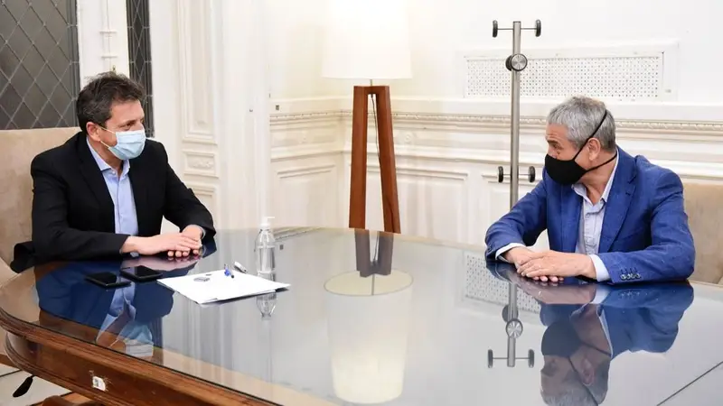 Reunión clave entre Massa y Ferraresi por un proyecto de ley de viviendas sociales
