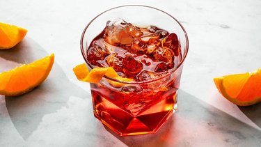 Cómo preparar un Negroni: receta del clásico cóctel