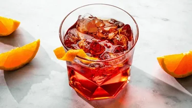 Cómo preparar un Negroni: receta del clásico cóctel