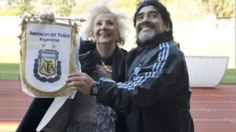 Murió Diego Maradona: conmovedor mensaje de Abuelas de Plaza de Mayo