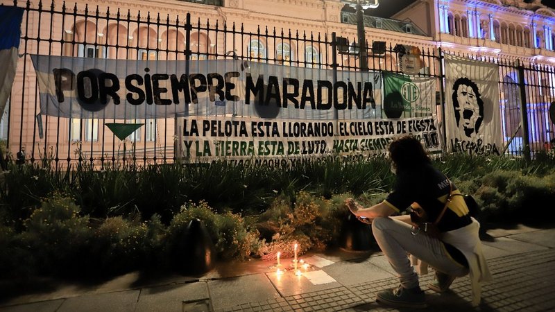 Futbolistas, actores y funcionarios: quiénes despidieron a Maradona