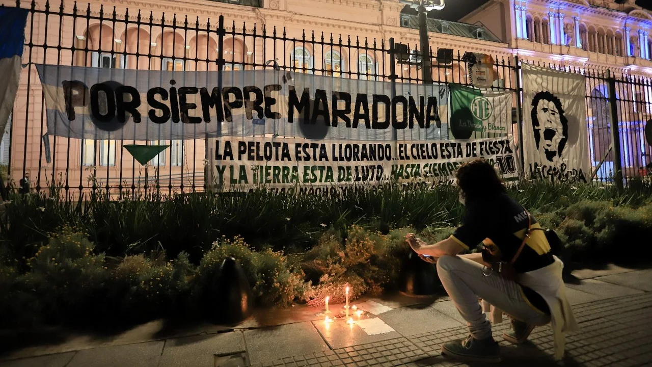 Futbolistas, actores y funcionarios: quiénes despidieron a Maradona