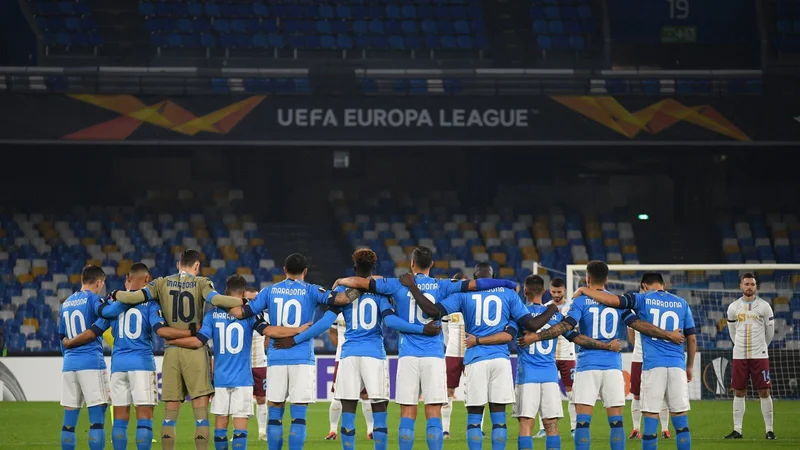 El detalle especial durante el partido del Napoli mientras velaban a Diego Maradona
