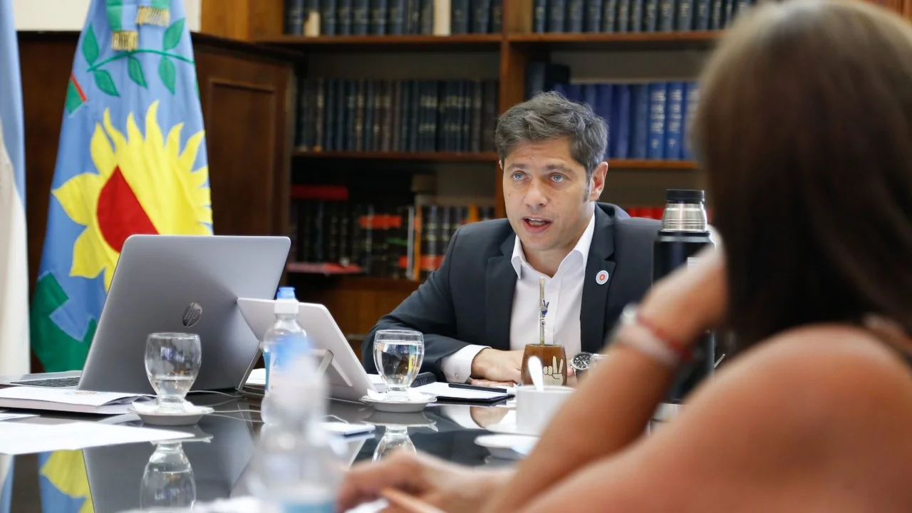 Baja de casos y preocupación por las fiestas: Kicillof analiza cómo seguirá el distanciamiento en la Provincia 