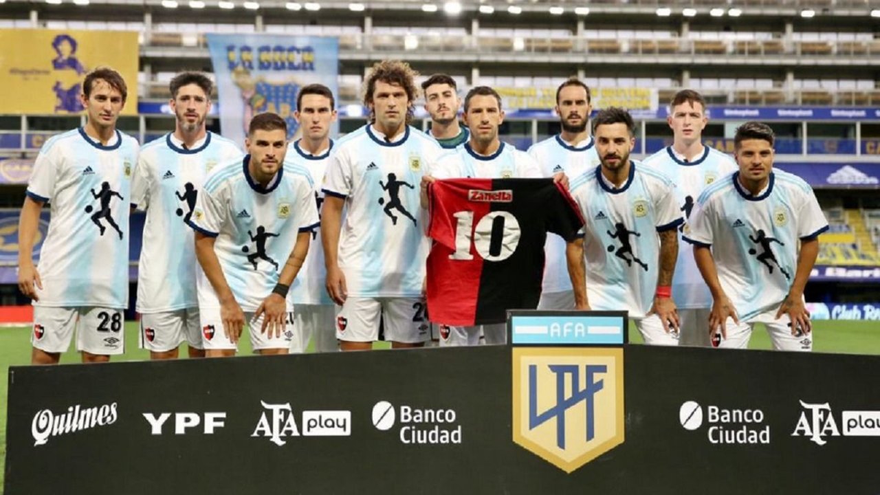 ¿Qué le dijo Messi a Maxi Rodríguez tras el homenaje a Maradona?
