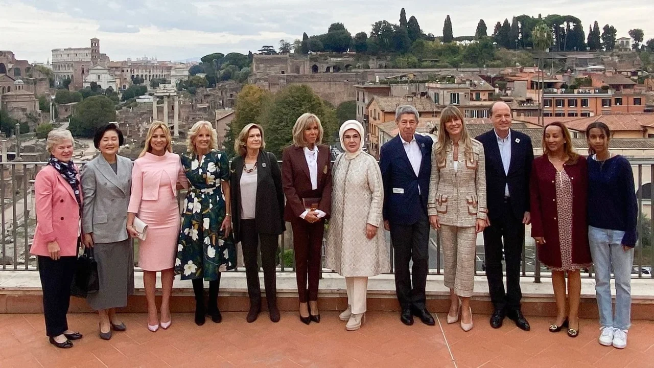 Fabiola Yáñez junto a primeras damas del G20 con agenda social y de género