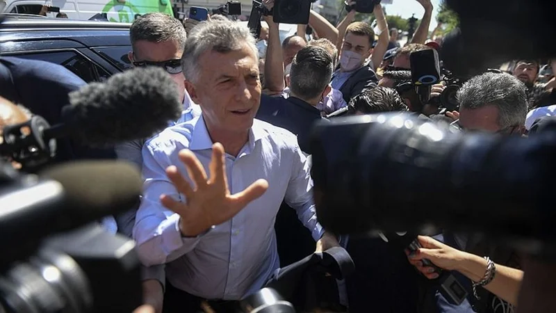Espionaje ilegal: con agresiones al juez, Macri presentó un escrito y no respondió preguntas