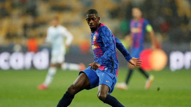 El barcelonista Dembélé vuelve a lesionarse y Dest causa baja por un problema de espalda