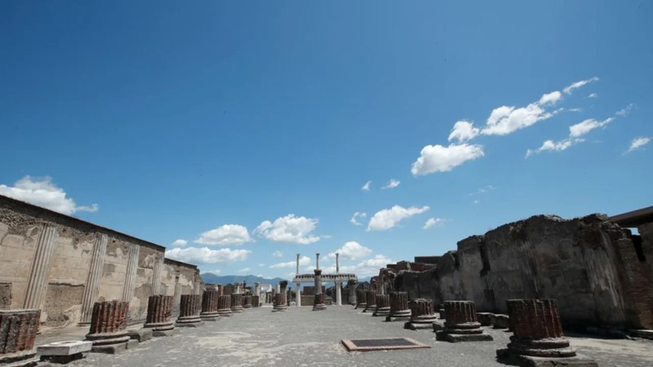 Arqueólogos descubren una sala que arroja luz sobre la vida de los esclavos en Pompeya