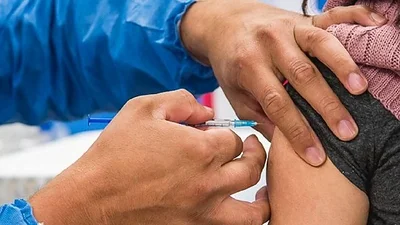 La OMS alerta por posible déficit de jeringas para avanzar con la vacunación La OMS alerta por posible déficit de jeringas para avanzar con la vacunación