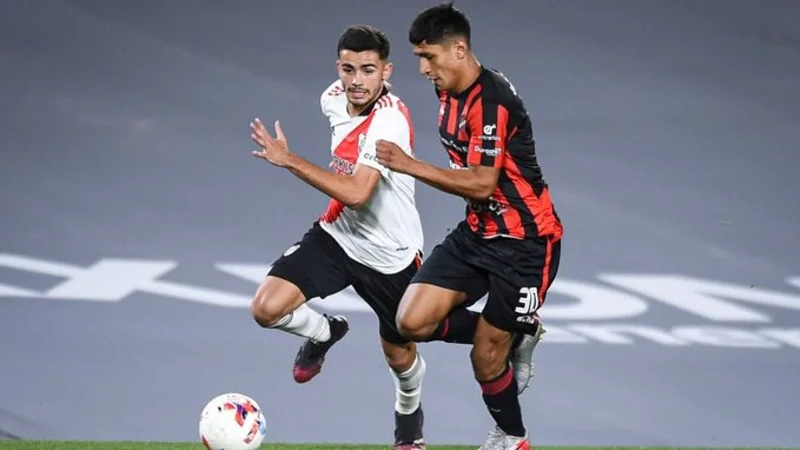 River goleó a Patronato con un implacable Julián Álvarez