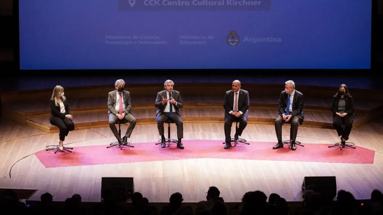 Fernández ratificó su voluntad de “desarrollar la ciencia y la tecnología para ser soberanos”
