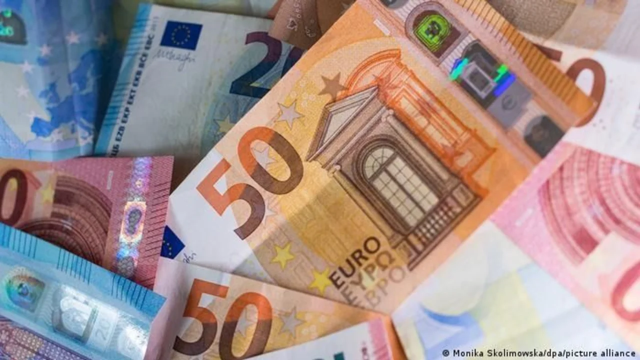 Euro blue hoy: a cuánto cotiza este lunes 15 de noviembre